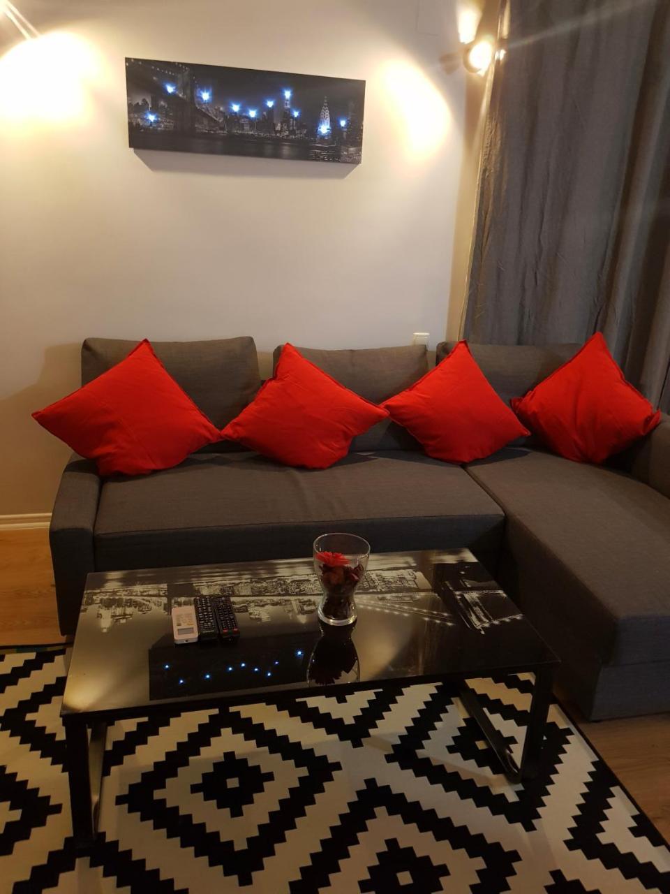 Modern Apartment With Pool In North Bucharest Cretuleasca المظهر الخارجي الصورة